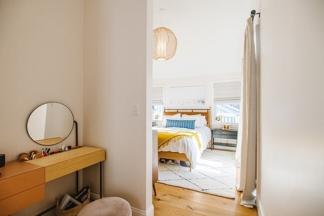 Building Photo - 10 Ware St