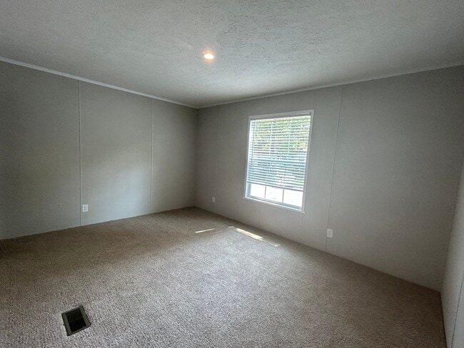 Building Photo - 2476 Pajot Rd