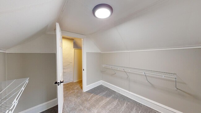 Building Photo - Renovated 3 bedroom home near the Airport