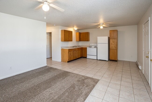 Building Photo - 3 Bedroom, Single-story Townhomes for rent...