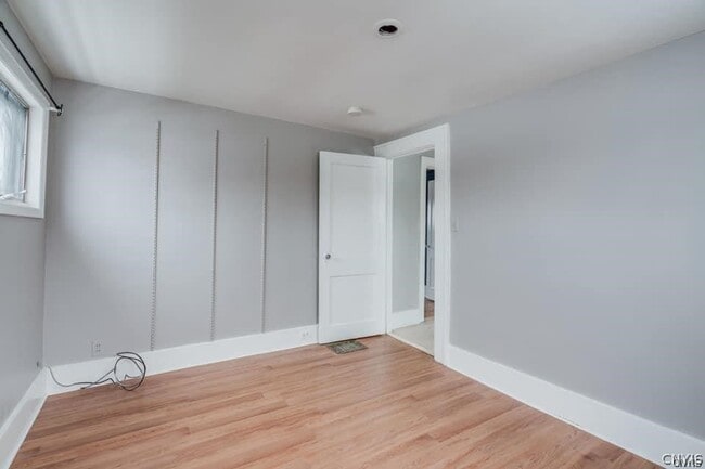 Building Photo - 637 Coffeen St