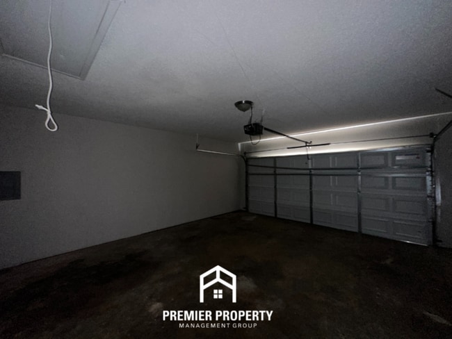 Building Photo - 5376 Stardust Dr