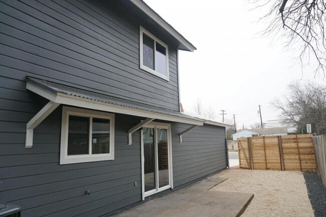 Building Photo - 5215 Guadalupe St
