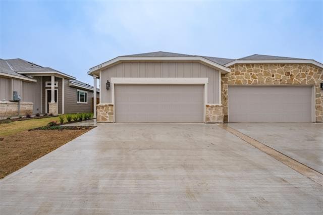 Building Photo - 660 Wheatfield Dr