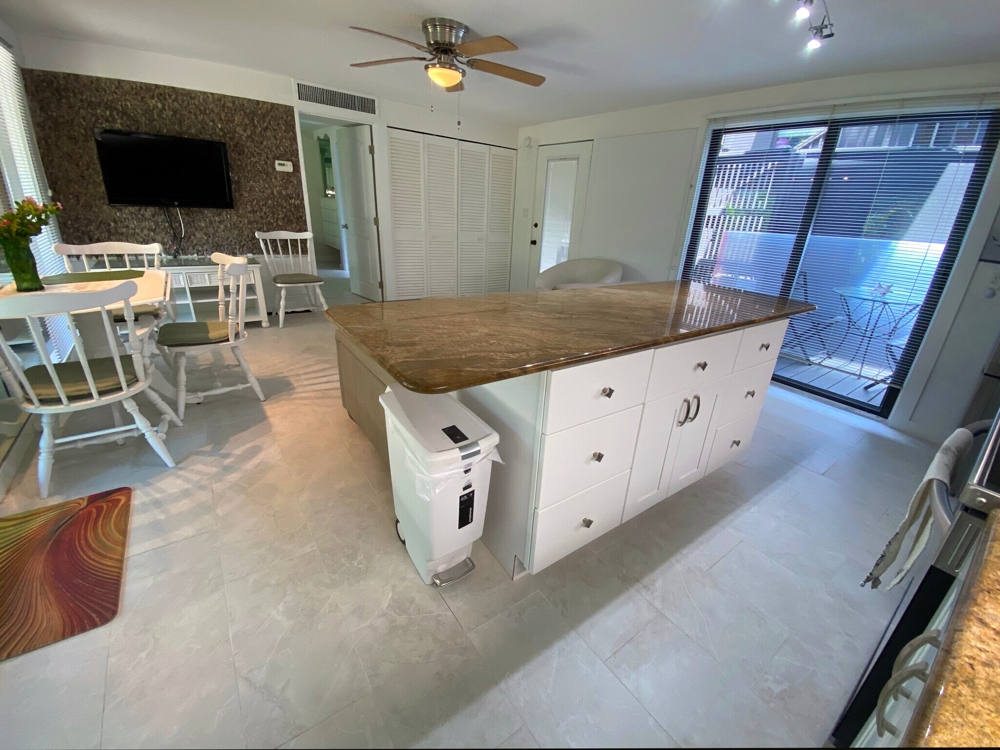kitchen island - 3B Sandy Cove Rd