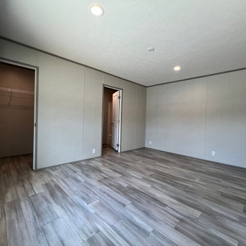 Building Photo - 303 Beaver Dam Cir
