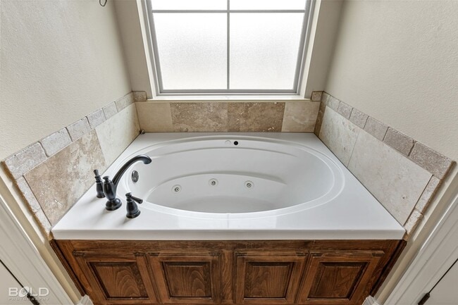 Building Photo - 3925 Le Brooke Ln