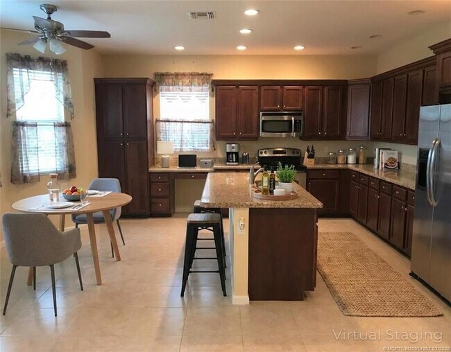 Building Photo - 11239 SW Barton Way