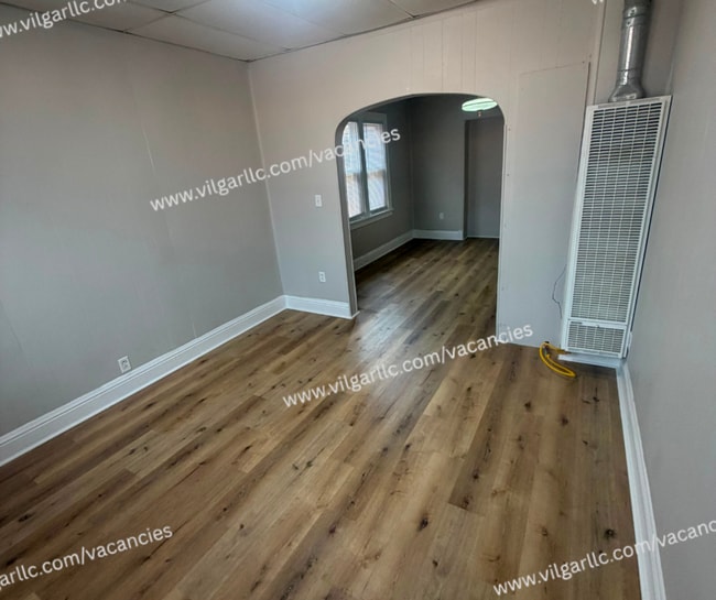 Building Photo - 4856 Magoun Ave
