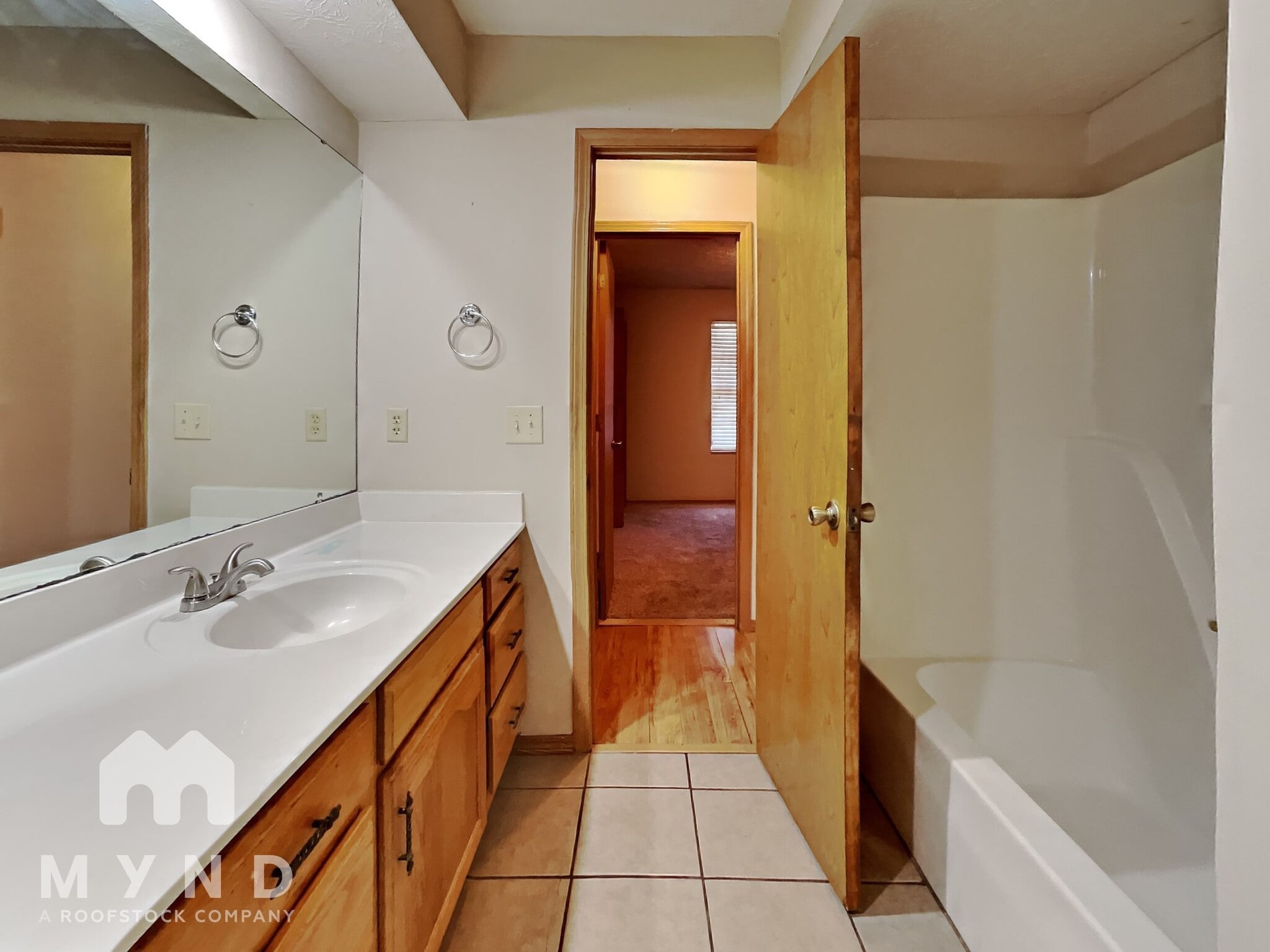 Building Photo - 3744 S Colgate Ave