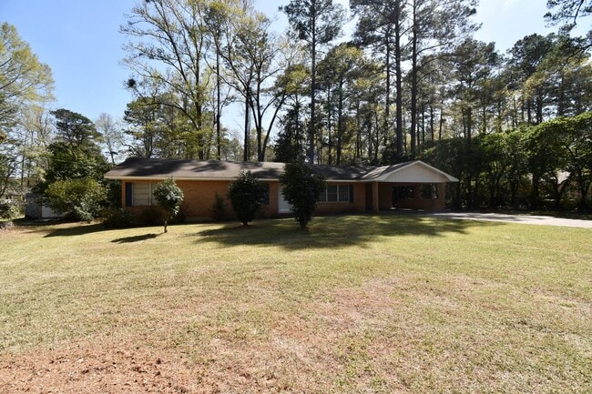 Building Photo - 3 Bedroom 2 Bath Home in Ruston