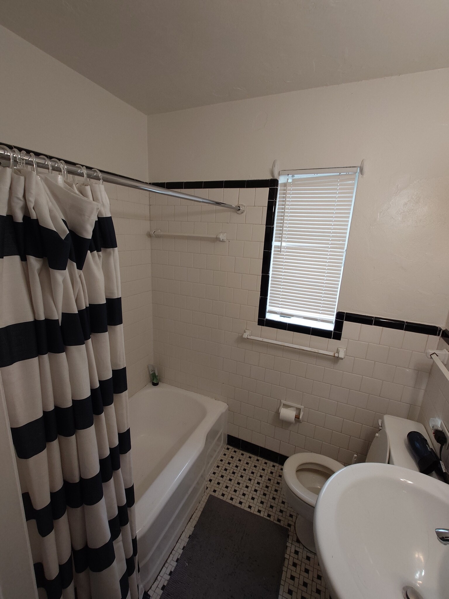 Bathroom - 138 W 51st St