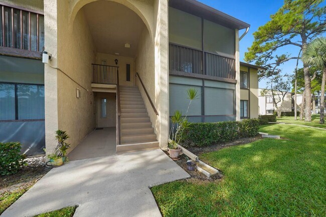 Building Photo - 802 Sky Pine Way