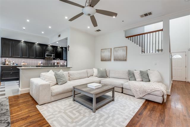 Building Photo - 5709 Lewis St