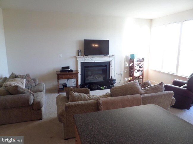 Building Photo - 845 Ferndale Terrace NE
