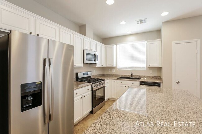Building Photo - 5913 Tamarack Lodge Ln