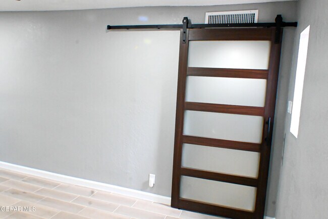 Building Photo - 3405 Hixson Street