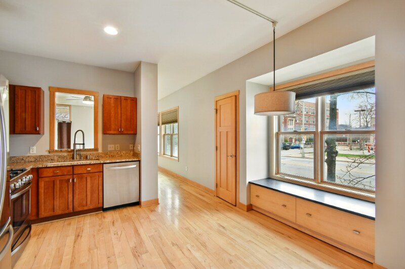 Building Photo - 2905 N Newhall St
