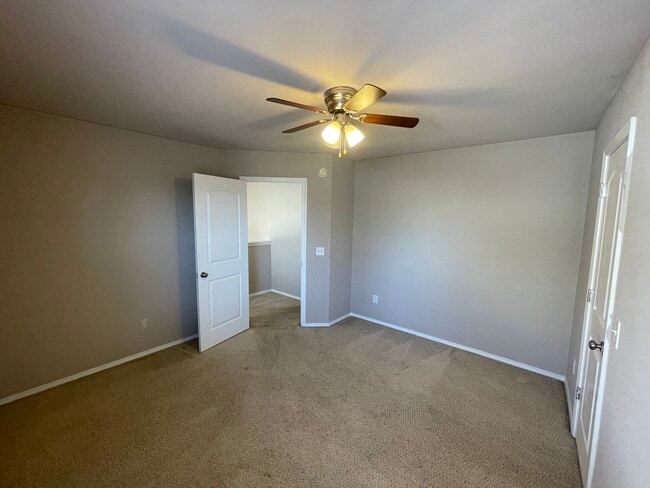 Building Photo - 11220 S Cedar St