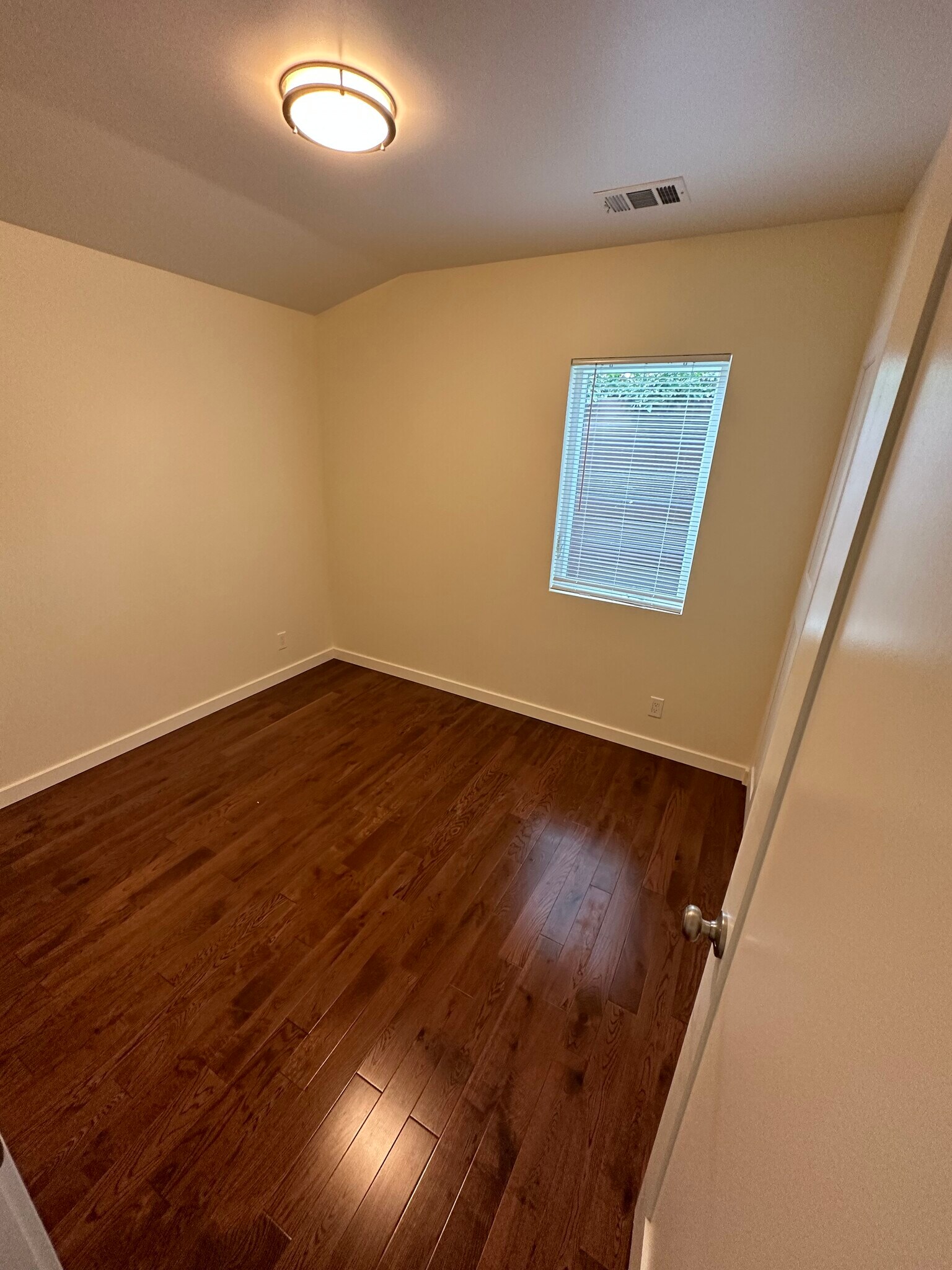 Building Photo - 769 Sunset Ave