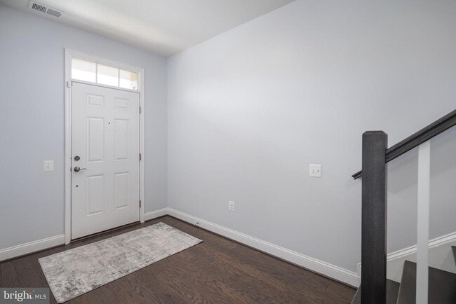 Building Photo - 1705 Cottonwood Grove Rd