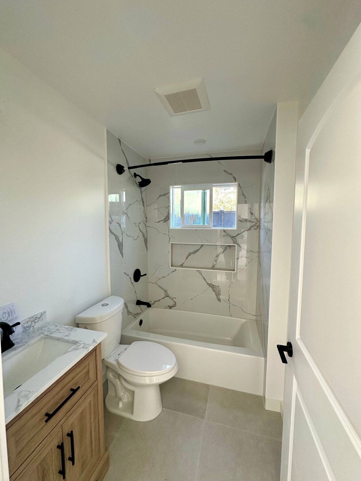 Bathroom - 527 King St