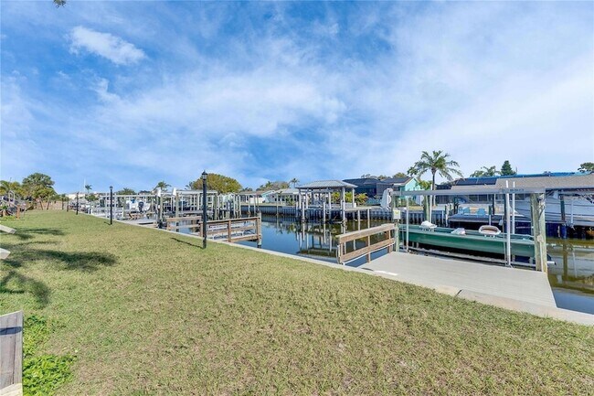 Building Photo - 1025 Apollo Beach Blvd