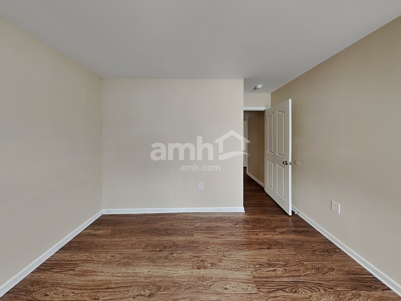 Building Photo - 1307 Jordans Pond Ln