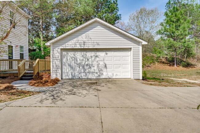 Building Photo - Stylish 3 Bedroom Home in The Sought-After Lake Carolina