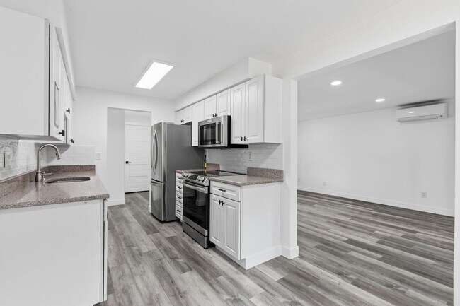 Building Photo - 2bd/1.75ba Redmond Condo