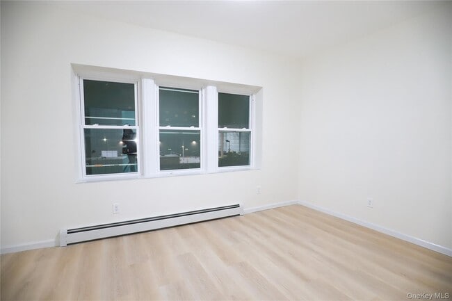 Building Photo - 99-11 39th Ave