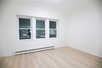 Building Photo - 99-11 39th Ave