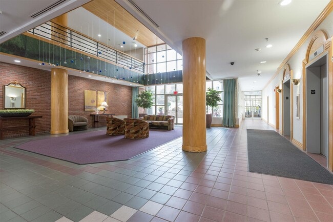 Building Photo - 20 Webster St