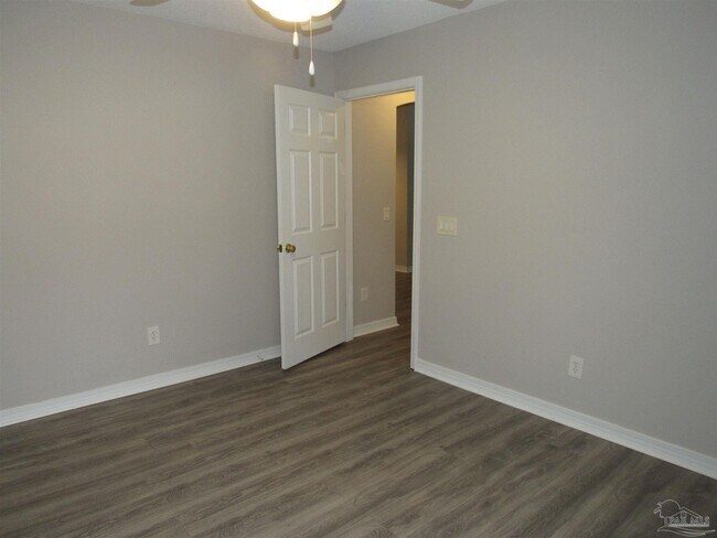 Building Photo - 608 Saleta St