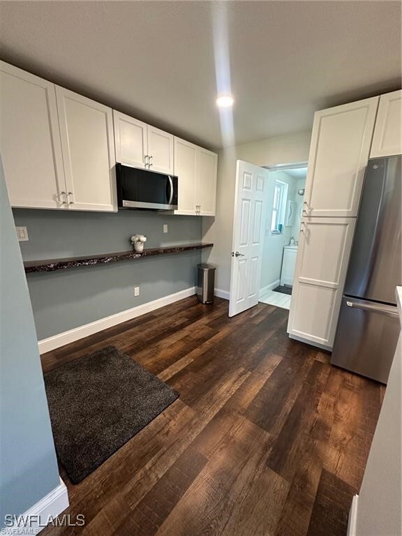 Building Photo - 723 Sabur Ct