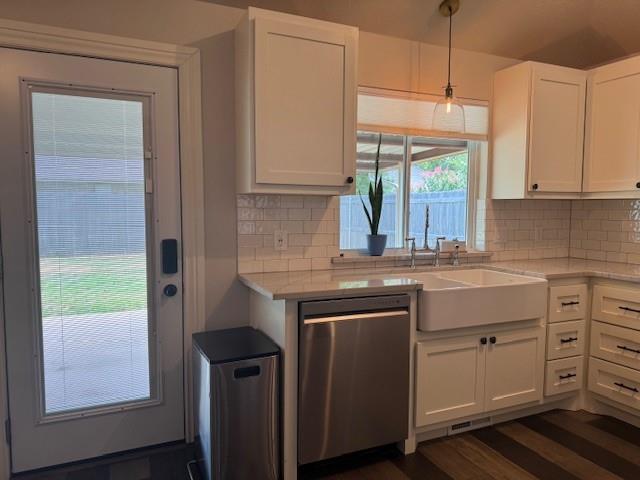 Building Photo - 4704 Stonegate Dr