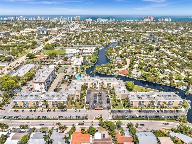 Building Photo - 3020 NE 16th Ave