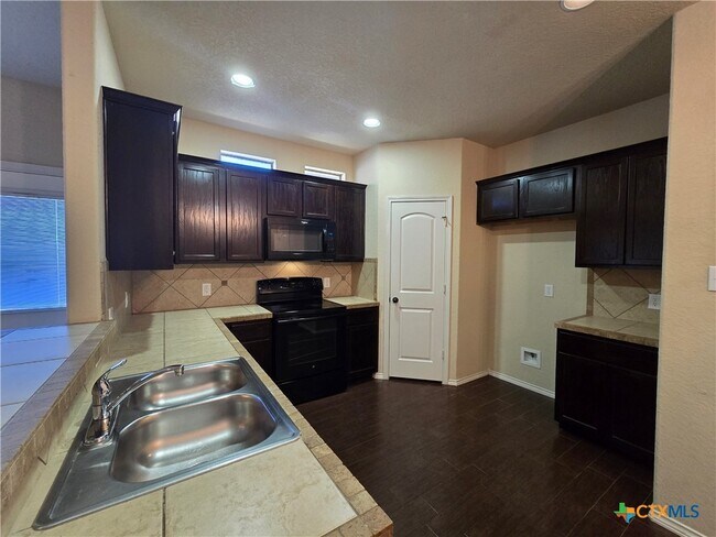 Building Photo - 294 Rosalie Dr