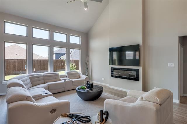 Building Photo - 352 Community Dr