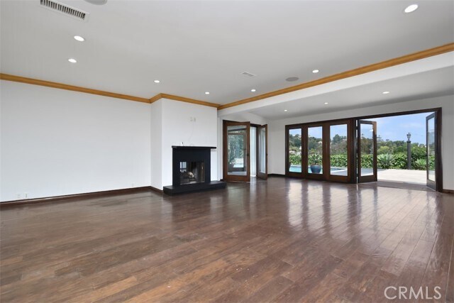 Building Photo - 3358 Red Rose Dr
