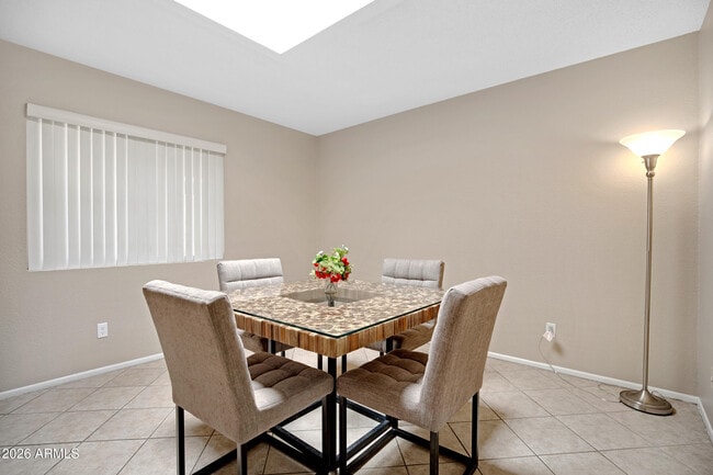 Building Photo - 1812 N McAllister Ave