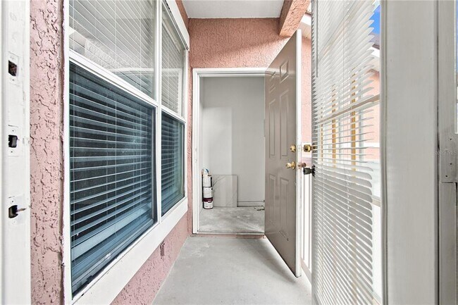 Building Photo - 10467 Villa View Cir