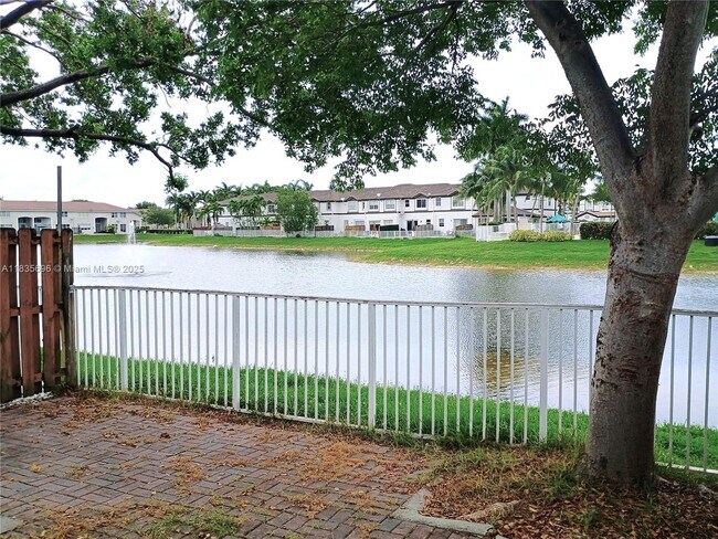 Primary Photo - 7803 NW 116th Ave