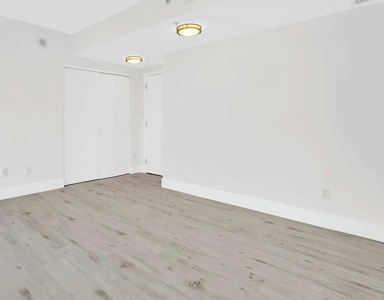Building Photo - 325 S Biscayne Blvd