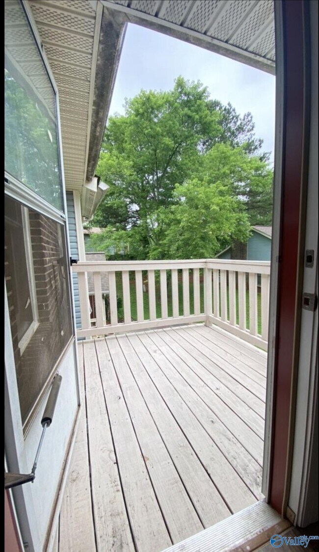 Building Photo - 1409 Liberty Dr