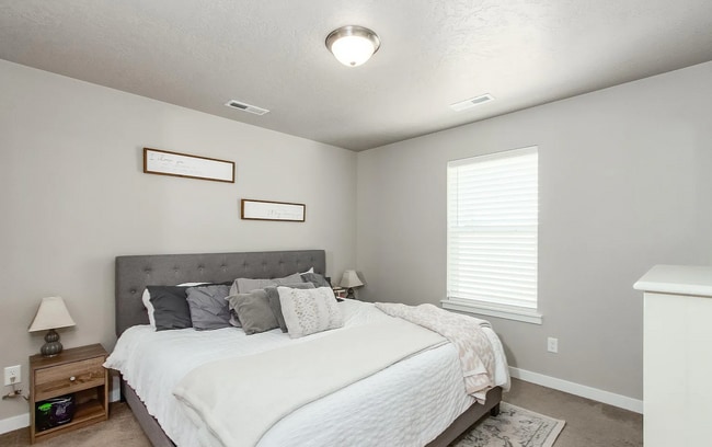 Building Photo - Master Bedroom for Rent!