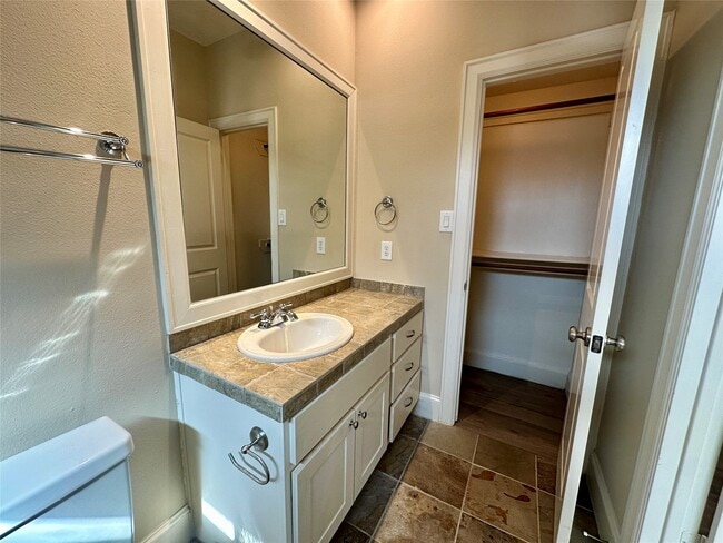 Building Photo - 1205 Birdsall St