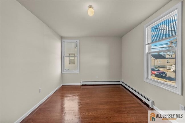 Building Photo - 2102 Woodbridge Ave