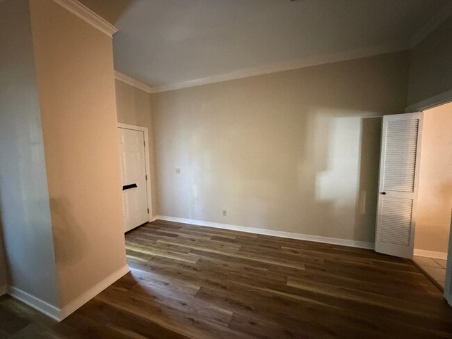 Building Photo - 3815 Creswell Ave