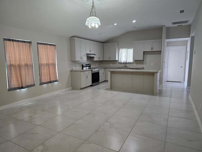 Building Photo - 7108 EL MESON DR